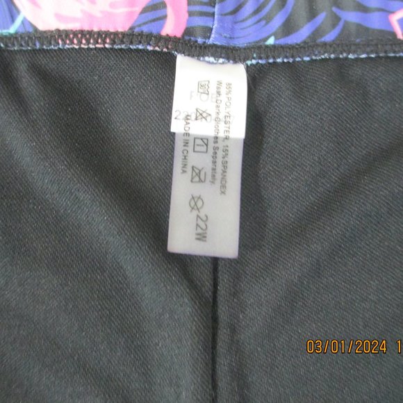 Flamingo Print Polyester Shorts - Picture 4 of 9